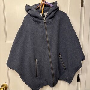 ⭐️ Women's Gray Hooded Sweatshirt Cape
